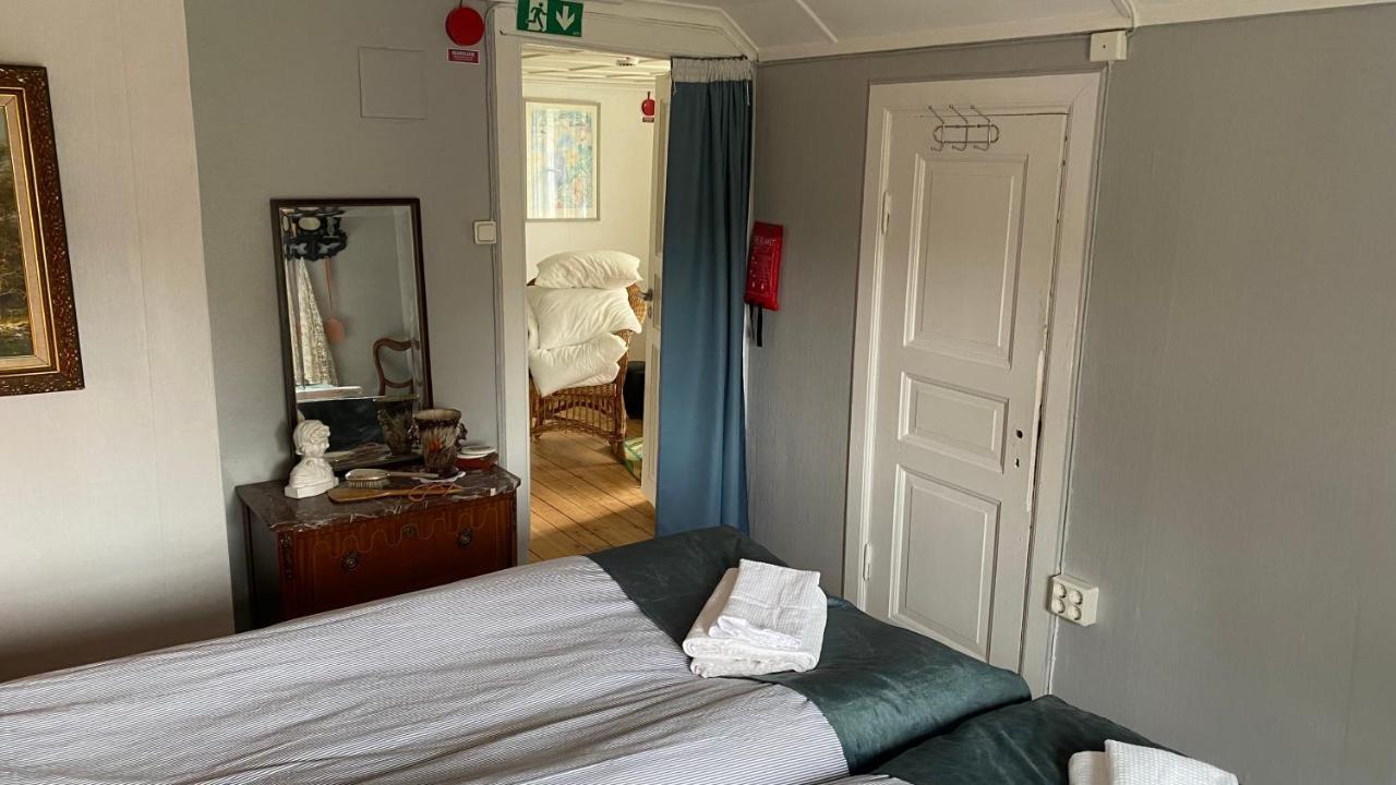 Bjoersjoeas Vildmark - Room In The Main House Olofstorp 외부 사진